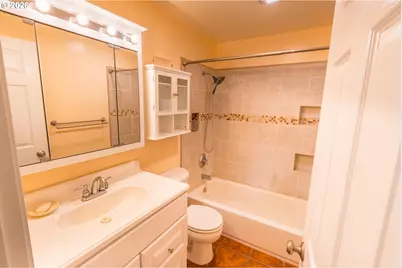 16085 SW Westwind Dr, Beaverton, OR 97078 - Photo 9