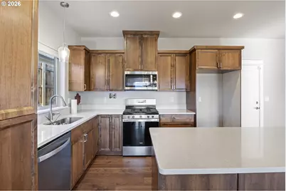 924 Durham Ave, Sutherlin, OR 97479 - Photo 13