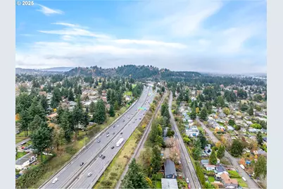 11529 NE Fargo St, Portland, OR 97220 - Photo 43