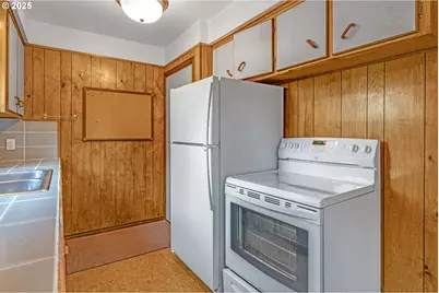 11529 NE Fargo St, Portland, OR 97220 - Photo 13