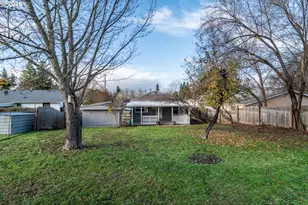 1551 NE Morris St, Roseburg, OR 97470 - Photo 5