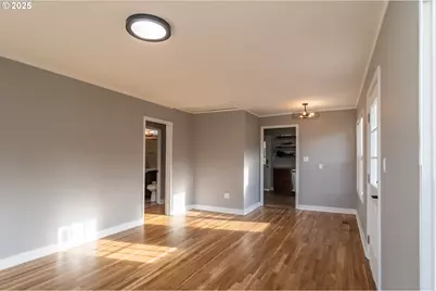 1551 NE Morris St, Roseburg, OR 97470 - Photo 19