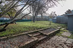 1551 NE Morris St, Roseburg, OR 97470 - Photo 7