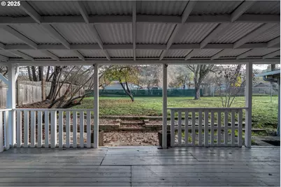 1551 NE Morris St, Roseburg, OR 97470 - Photo 11