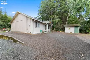 142 S Quadrant St, Rockaway Beach, OR 97136 - Photo 1