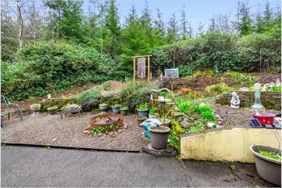 142 S Quadrant St, Rockaway Beach, OR 97136 - Photo 27