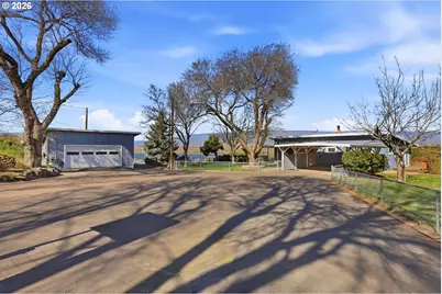 1829 E 8th St, The Dalles, OR 97058 - Photo 1