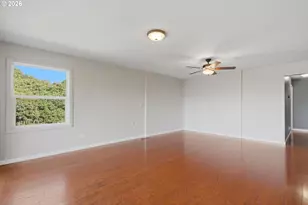 1829 E 8th St, The Dalles, OR 97058 - Photo 5