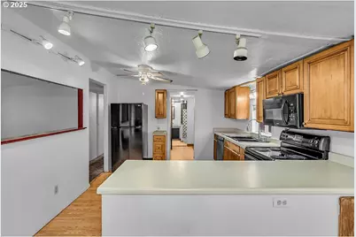 4882 NE Lancaster Dr #127, Salem, OR 97305 - Photo 19