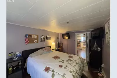 844 NE Johnson St, Myrtle Creek, OR 97457 - Photo 11