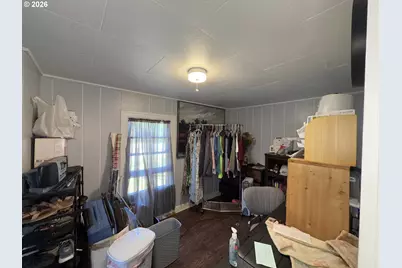 844 NE Johnson St, Myrtle Creek, OR 97457 - Photo 9