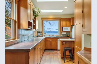 409 2nd St, Astoria, OR 97103 - Photo 7