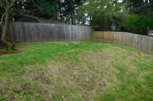 8621 SE Strawberry Ln, Milwaukie, OR 97267 - Photo 3