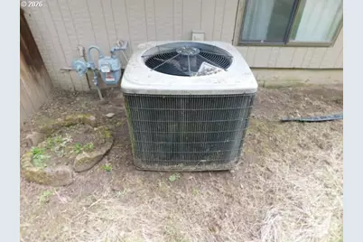 8621 SE Strawberry Ln, Milwaukie, OR 97267 - Photo 5