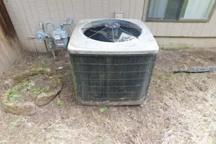 8621 SE Strawberry Ln, Milwaukie, OR 97267 - Photo 5