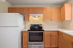 618 NE Mariners Loop, Portland, OR 97211 - Photo 17