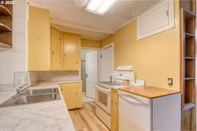 338 W High St, Athena, OR 97813 - Photo 9