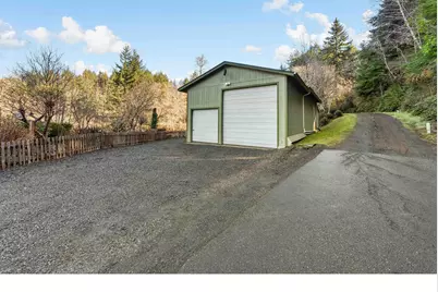 65759 E Bay Rd, North Bend, OR 97459 - Photo 9