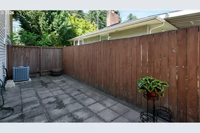 422 NE 141st Pl, Portland, OR 97230 - Photo 33