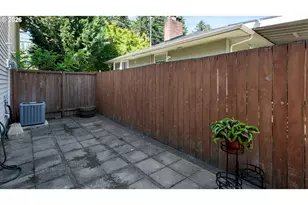 422 NE 141st Pl, Portland, OR 97230 - Photo 33