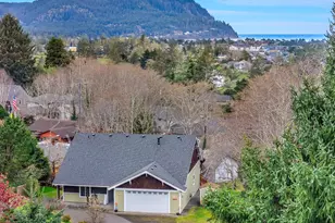 1805 Broadway St, Seaside, OR 97138 - Photo 3
