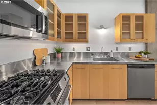 420 NW 11th Ave, Portland, OR 97209 - Photo 7