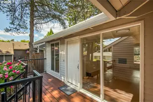 5545 NW Ridgemoor Ct, Portland, OR 97229 - Photo 3