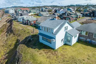 825 NW 1st St, Newport, OR 97365 - Photo 1