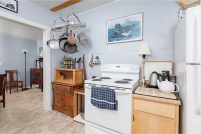 825 NW 1st St, Newport, OR 97365 - Photo 9