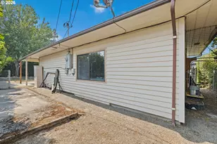 1161 NW Ellis St, Roseburg, OR 97471 - Photo 39