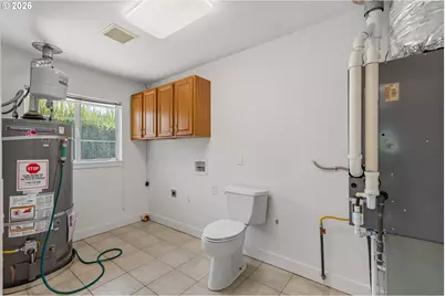 1161 NW Ellis St, Roseburg, OR 97471 - Photo 33