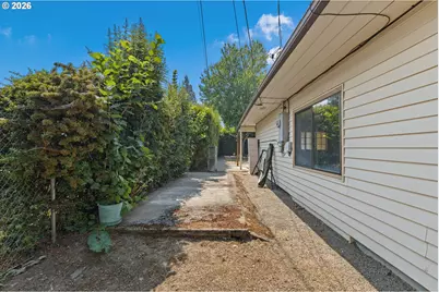 1161 NW Ellis St, Roseburg, OR 97471 - Photo 39