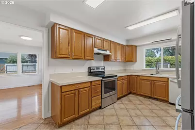 1161 NW Ellis St, Roseburg, OR 97471 - Photo 13