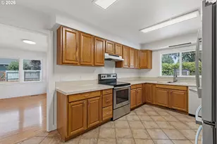 1161 NW Ellis St, Roseburg, OR 97471 - Photo 13