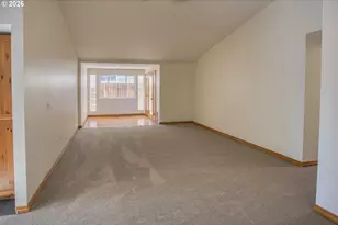 102 NW Manly St, White Salmon, WA 98672 - Photo 3
