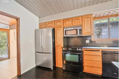 3560 Fairway Ln, Longview, WA 98632 - Photo 13