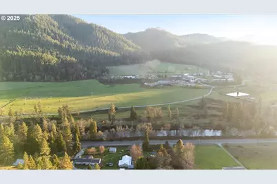 22240 Tiller Trail Hwy, Days Creek, OR 97429 - Photo 21
