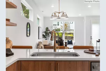 3613 SW Logan St, Portland, OR 97219 - Photo 3