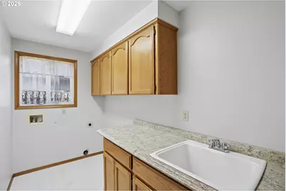 2474 NE Lindsey Dr, Hillsboro, OR 97124 - Photo 29