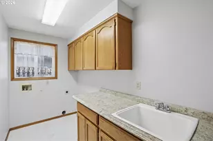 2474 NE Lindsey Dr, Hillsboro, OR 97124 - Photo 29