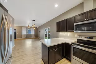 606 2nd St, Garibaldi, OR 97118 - Photo 7