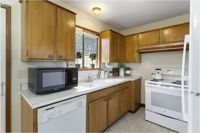 12395 SE Main St, Portland, OR 97233 - Photo 15