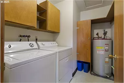 12395 SE Main St, Portland, OR 97233 - Photo 19