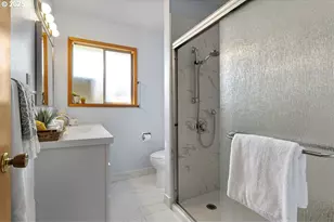 12395 SE Main St, Portland, OR 97233 - Photo 21