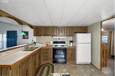 1625 Henderson Ave #F4, Eugene, OR 97403 - Photo 11