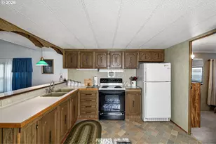 1625 Henderson Ave, Eugene, OR 97403 - Photo 11