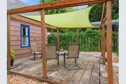 624 NE Edison St, Hillsboro, OR 97124 - Photo 33