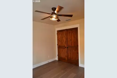 2957 Sylvan Dr, Grants Pass, OR 97527 - Photo 17