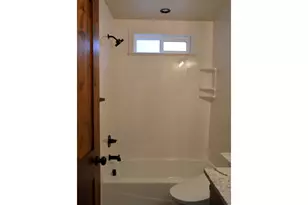 2957 Sylvan Dr, Grants Pass, OR 97527 - Photo 19