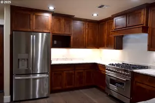 2957 Sylvan Dr, Grants Pass, OR 97527 - Photo 7